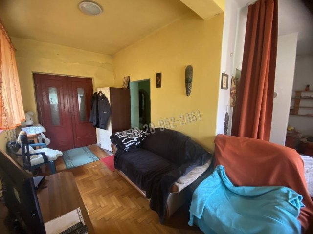 Eladó családi ház, Komáromban 49.9 M Ft, 4 szobás