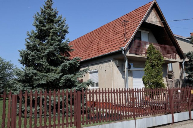 Eladó családi ház, Szatymazon 69.9 M Ft, 3 szobás