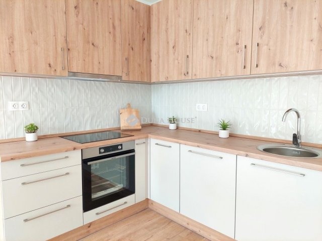 Eladó téglalakás, Pécsett 85.9 M Ft, 4 szobás