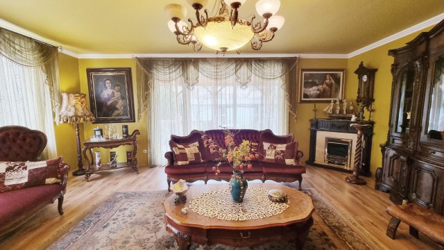 Eladó családi ház, Nyíregyházán 135 M Ft, 5 szobás