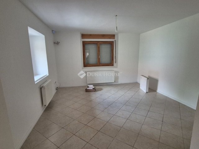 Eladó családi ház, Csömörön 144.5 M Ft, 4 szobás