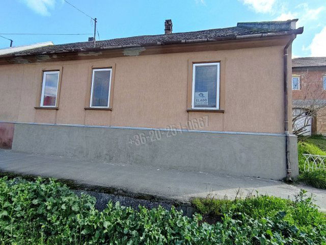 Eladó családi ház, Dunaszekcsőn 9.9 M Ft, 3 szobás