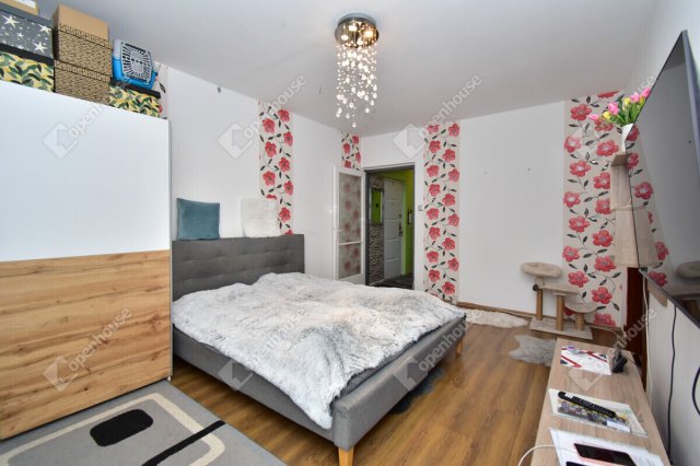 Eladó panellakás, Szegeden 54 M Ft, 3 szobás