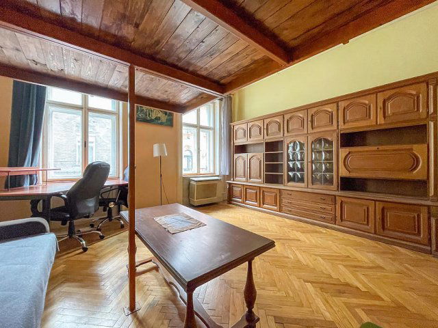 Eladó téglalakás, VIII. kerületben, Szigetvári utcában