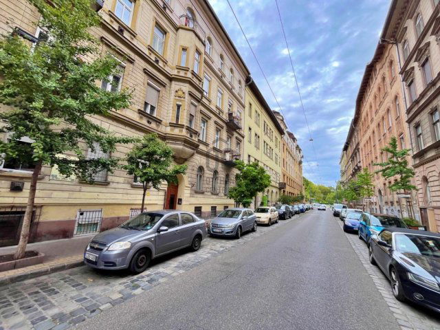 Eladó téglalakás, Budapesten, VII. kerületben 44.95 M Ft