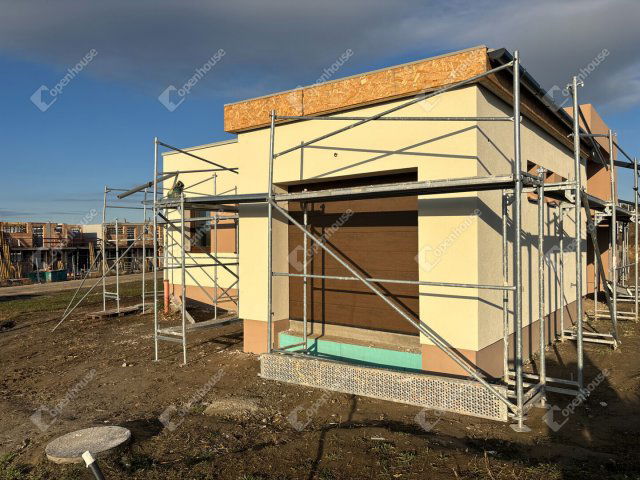 Eladó családi ház, Bábolnán 126 M Ft, 4 szobás