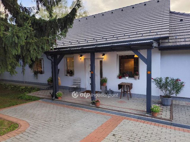 Eladó családi ház, Érden 134.99 M Ft, 6+1 szobás