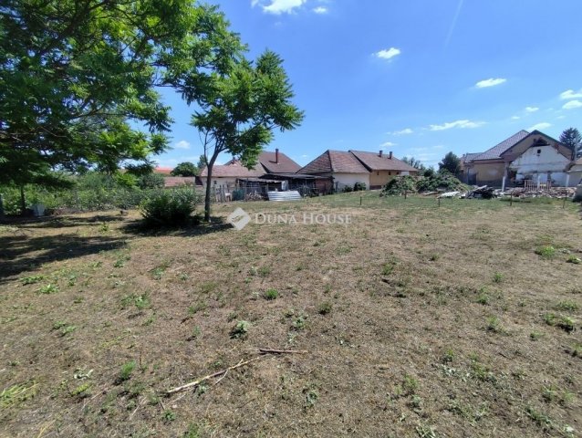 Eladó telek, Tápiószecsőn 9.5 M Ft / költözzbe.hu