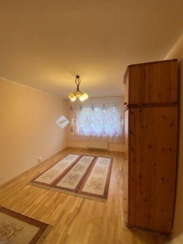 Eladó panellakás, Szegeden 72 M Ft, 3 szobás