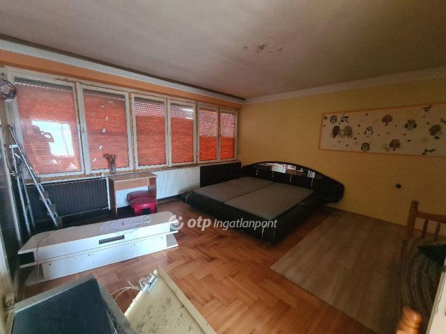 Eladó családi ház, Alsónémediben 74 M Ft, 6 szobás