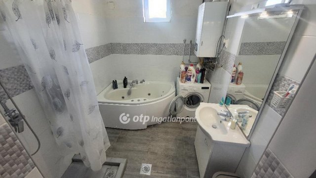 Eladó családi ház, Jászkisérén 19.9 M Ft, 2 szobás