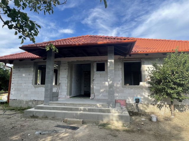 Eladó családi ház, Besnyőn 99.9 M Ft, 4 szobás