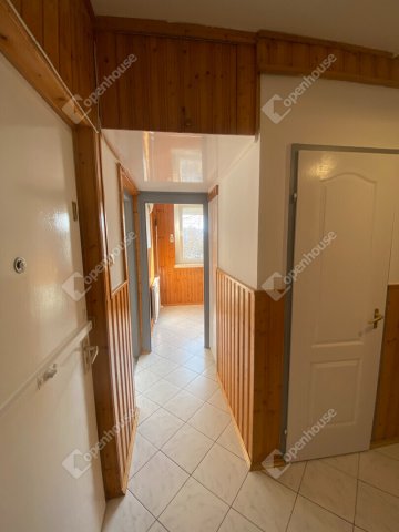 Kiadó panellakás, albérlet, Győrött 160 E Ft / hó, 3 szobás