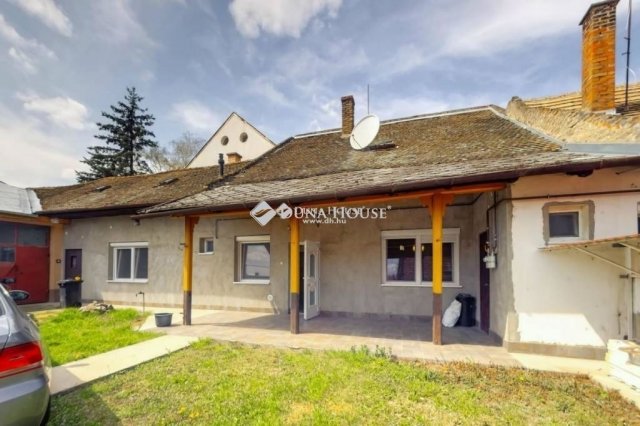Eladó téglalakás, Kecskeméten 39.99 M Ft, 2 szobás