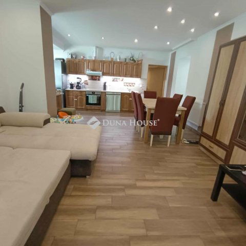 Eladó családi ház, Lajosmizsén 80 M Ft, 3 szobás