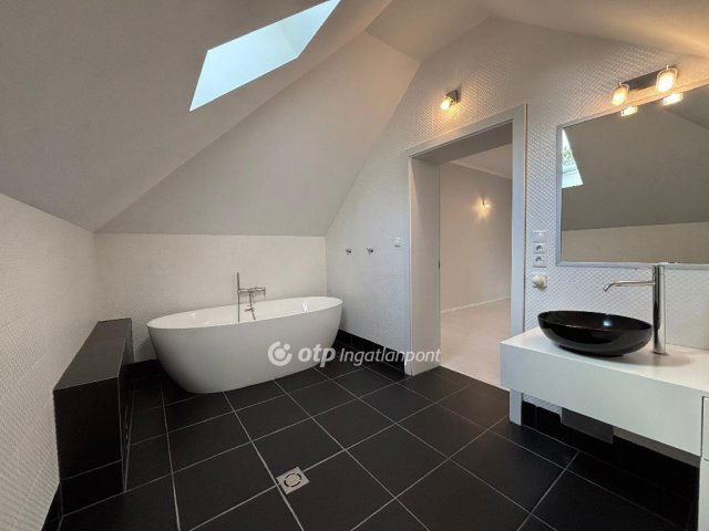 Kiadó családi ház, albérlet, Nagykovácsiban 1486 E Ft / hó