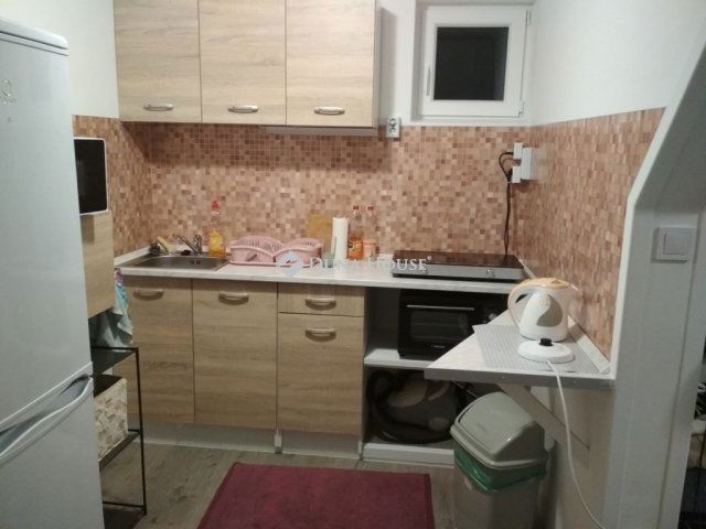 Kiadó téglalakás, albérlet, Pécsett, Magyarürögi úton