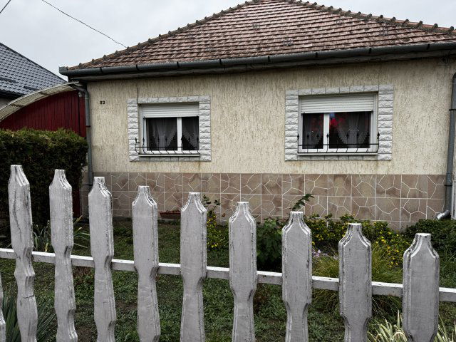 Eladó családi ház, Hatvanban, Balassi Bálint úton 102.8 M Ft