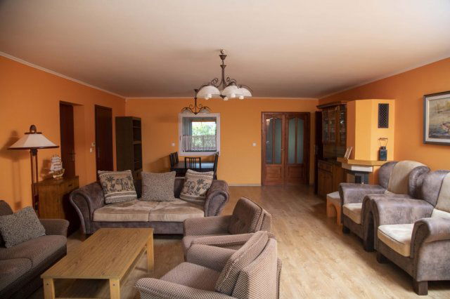 Eladó családi ház, Balatonkenesén 398 M Ft, 10 szobás