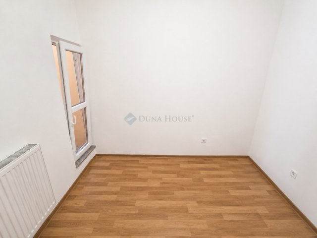 Eladó téglalakás, Budapesten, XX. kerületben 69.9 M Ft