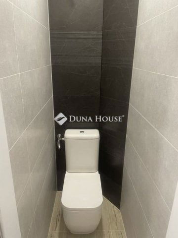 Eladó téglalakás, Pécsett 64.9 M Ft, 2 szobás