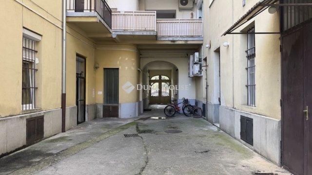 Eladó ipari ingatlan, Szombathelyen 2.8 M Ft / költözzbe.hu