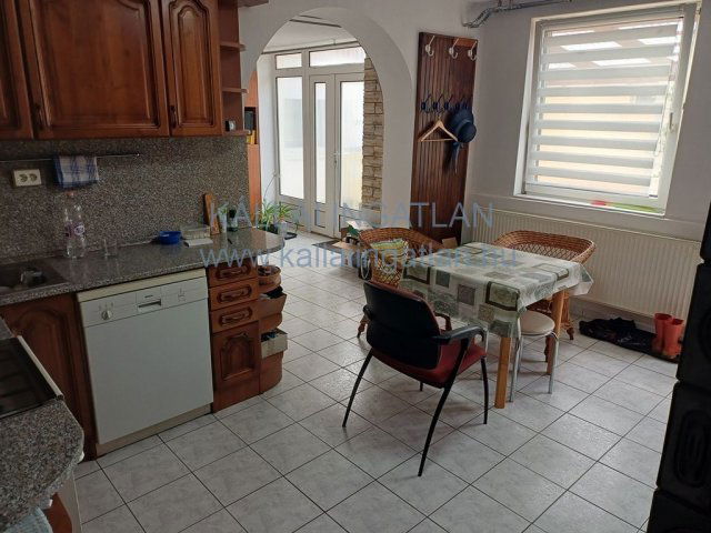 Eladó családi ház, Nyíregyházán 69 M Ft, 4 szobás