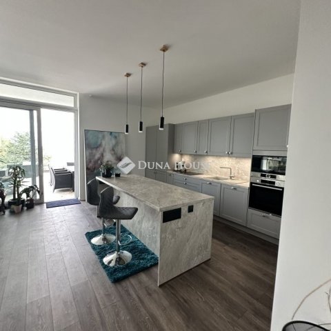 Eladó téglalakás, Budapesten, III. kerületben 353.99 M Ft