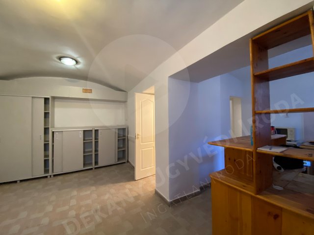 Eladó üzlethelyiség, Pécsett, Mátyás király utcában 34.9 M Ft