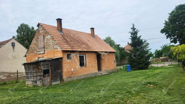 Eladó családi ház, Nagyberkin 11 M Ft, 2 szobás