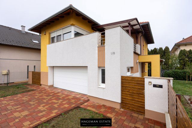 Eladó családi ház, Siófokon, Déli úton 176 M Ft, 4+1 szobás