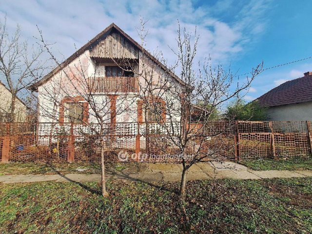 Eladó családi ház, Vésztőn 8 M Ft, 3 szobás