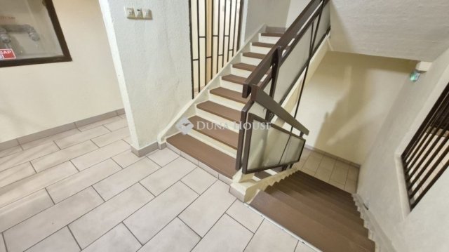 Eladó panellakás, Budapesten, XV. kerületben 48.9 M Ft, 2 szobás