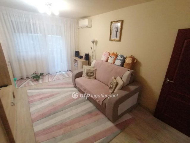 Eladó panellakás, Debrecenben 61.5 M Ft, 2 szobás