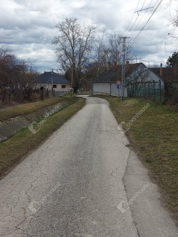 Eladó telek, Bakonypéterden 8 M Ft / költözzbe.hu