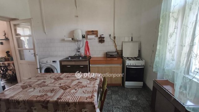 Eladó családi ház, Kisújszálláson 21 M Ft, 3+2 szobás