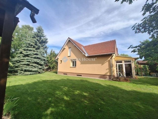 Eladó családi ház, Kecskeméten 98 M Ft, 3 szobás