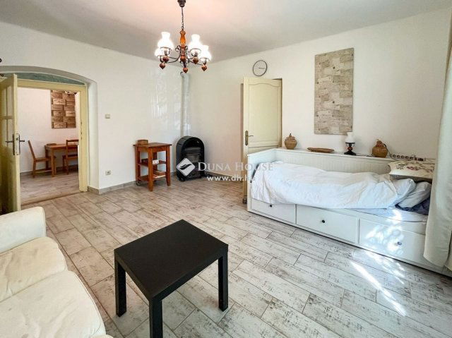 Eladó családi ház, Ádándon 98 M Ft, 5 szobás