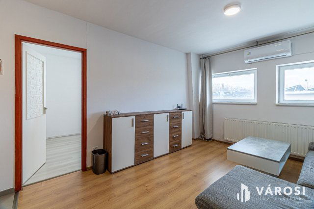 Eladó téglalakás, Szegeden 45 M Ft, 3 szobás