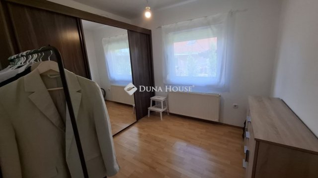 Kiadó téglalakás, albérlet, Gyömrőn 400 E Ft / hó, 4 szobás