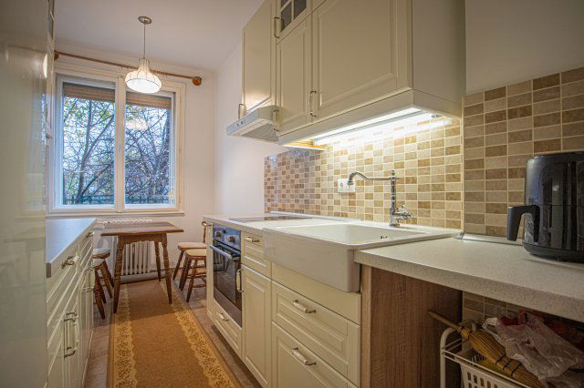 Eladó téglalakás, II. kerületben, Árpád fejedelem útján