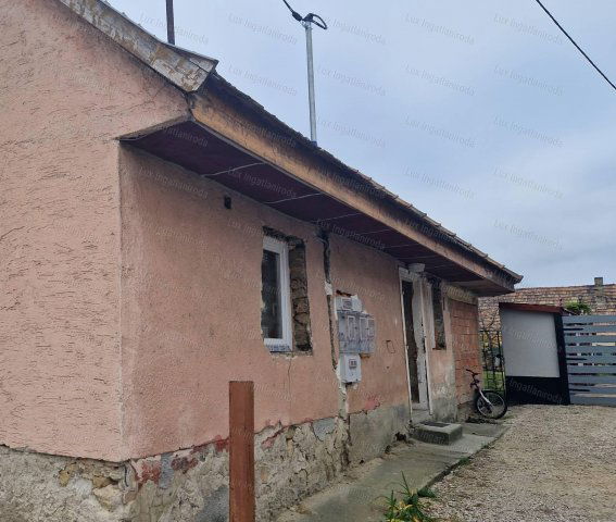 Eladó családi ház, Tokodon 20 M Ft, 1+1 szobás