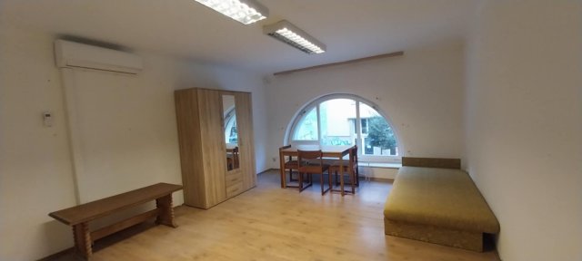 Kiadó téglalakás, albérlet, VII. kerületben, Hársfa utcában