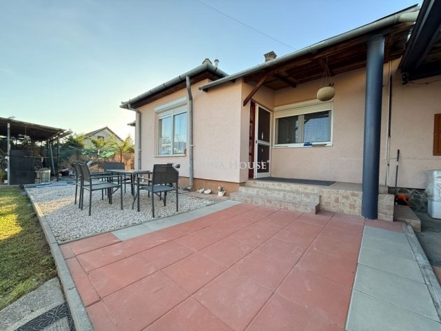 Eladó családi ház, Kecskeméten 69.9 M Ft, 3 szobás