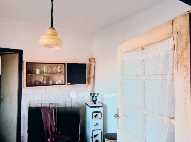 Eladó családi ház, Kisszekeresen 8.7 M Ft, 1+1 szobás