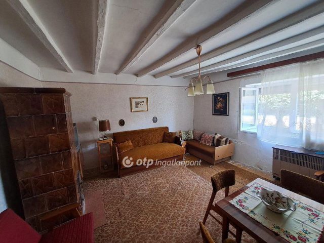 Eladó családi ház, Füzesgyarmaton 9 M Ft, 2 szobás