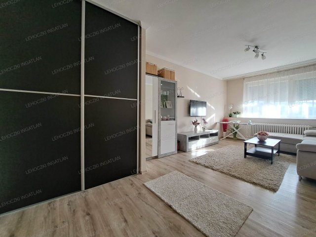 Eladó téglalakás, Nyíregyházán 50.99 M Ft, 2 szobás