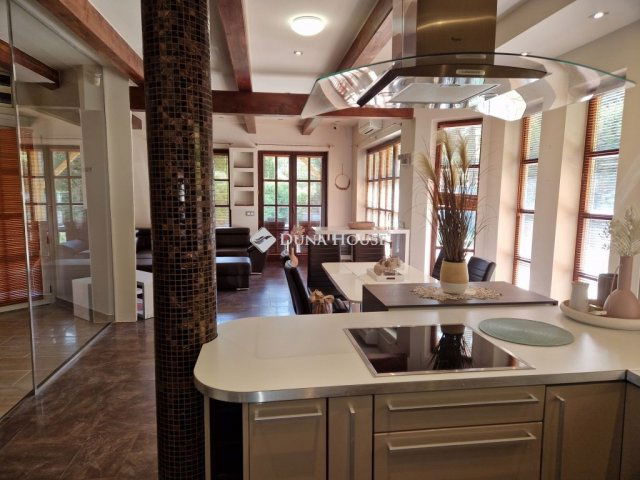 Eladó családi ház, Gombán 183 M Ft, 7 szobás