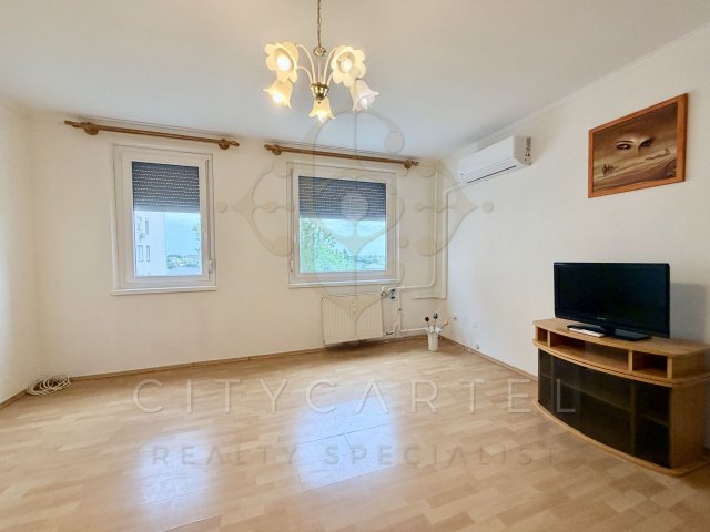 Eladó panellakás, Siófokon 45.99 M Ft, 2 szobás