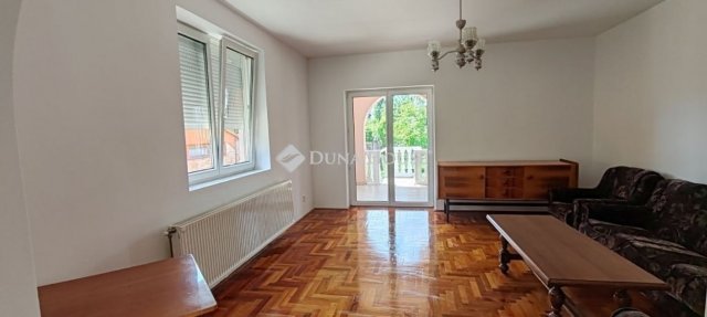 Eladó családi ház, Siklóson 89.9 M Ft, 5 szobás